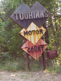 old Motel sign nearwhere the ferry terminal was