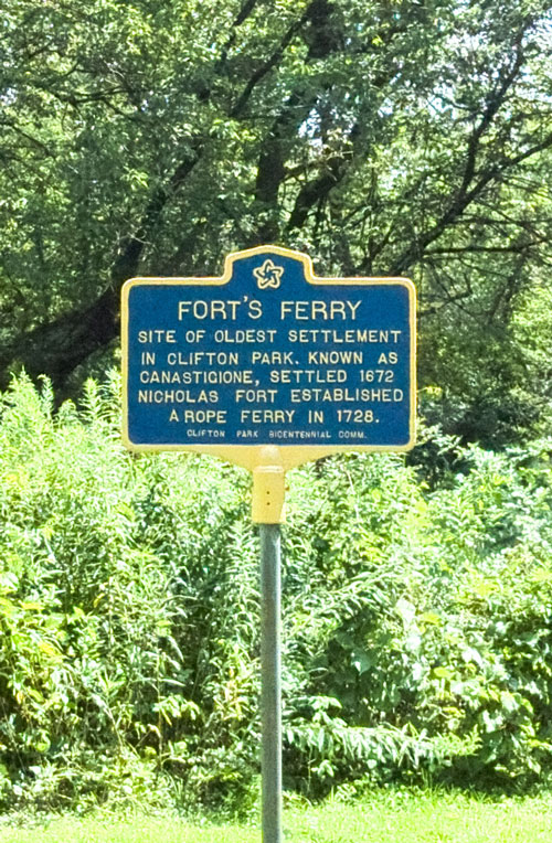 Fort's Ferry sign