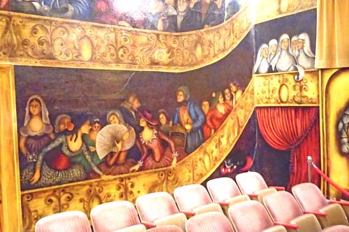 audience in the Opera
        house